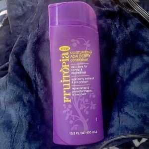 Fruitopia moisturizing açaí berry conditioner for colored hair-used. (authentic)